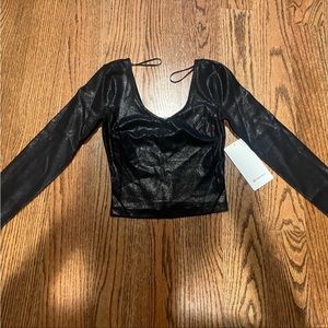 Lululemon crop top